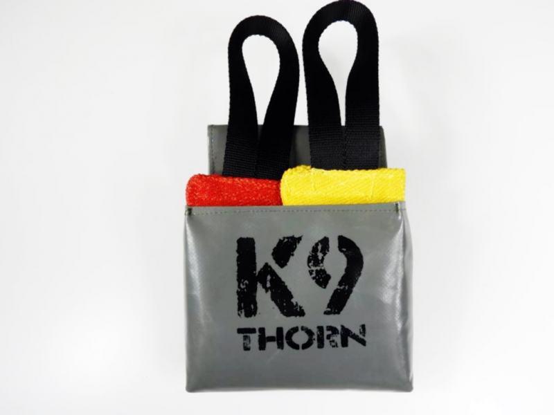 K9 Thorn Leckerbisse Beutel offen mit Gürtel oliv