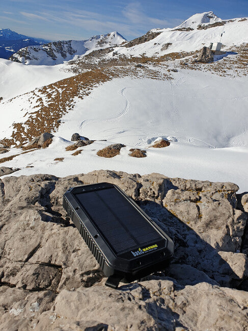 BasicNature 20 20K powerbank mit kabellosem qi-laden und solarpanel