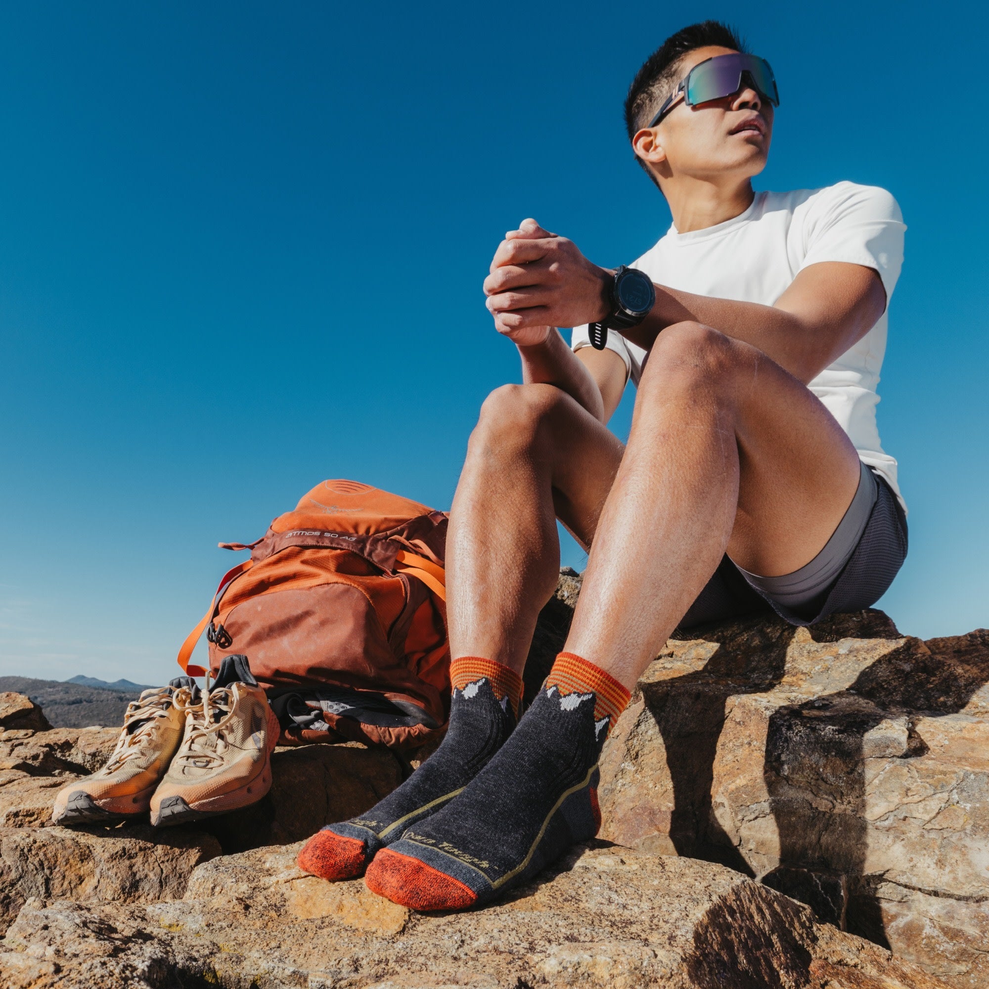 Darn Tough Hiker 1/4 Wandersocken mit Dämpfung, Mountain Gray