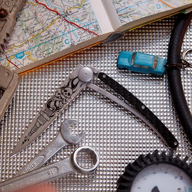 Deejo Tattoo Serration schließmesser titan-carbonfaser biker