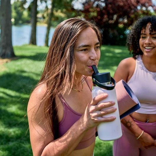 Hydro Flask Wide Flex Straw Cap Breite Thermosflasche mit Mundstück 32 OZ, weiß