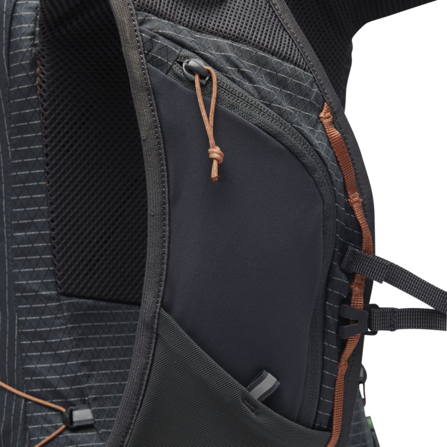Black Diamond Pursuit 15 Backpack, Carbon-Moab Brown