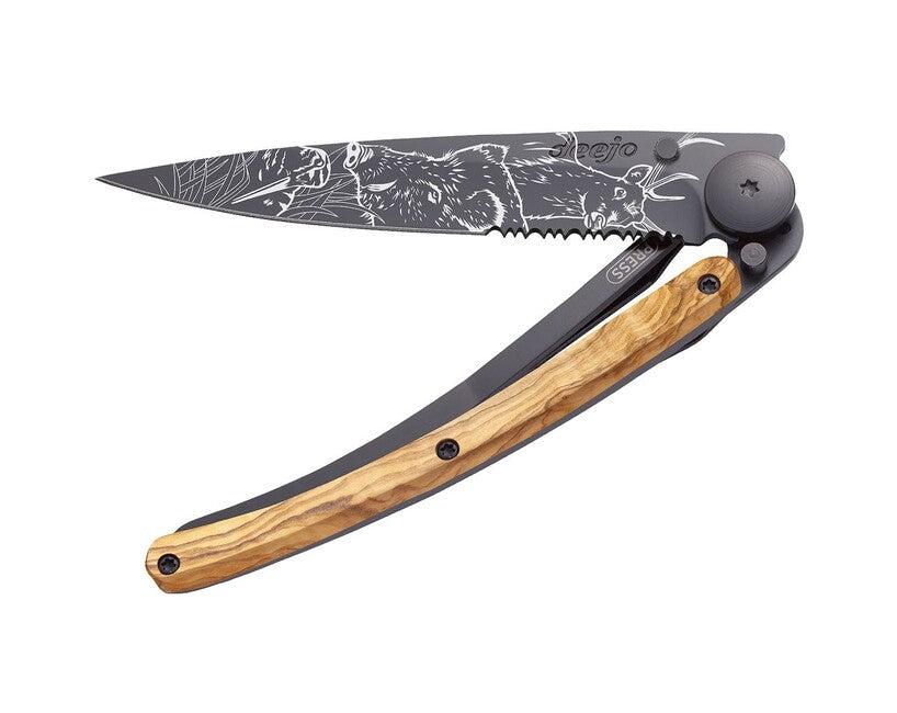 Deejo Tattoo Serration Klappmesser Olivenholz Hunting Scene