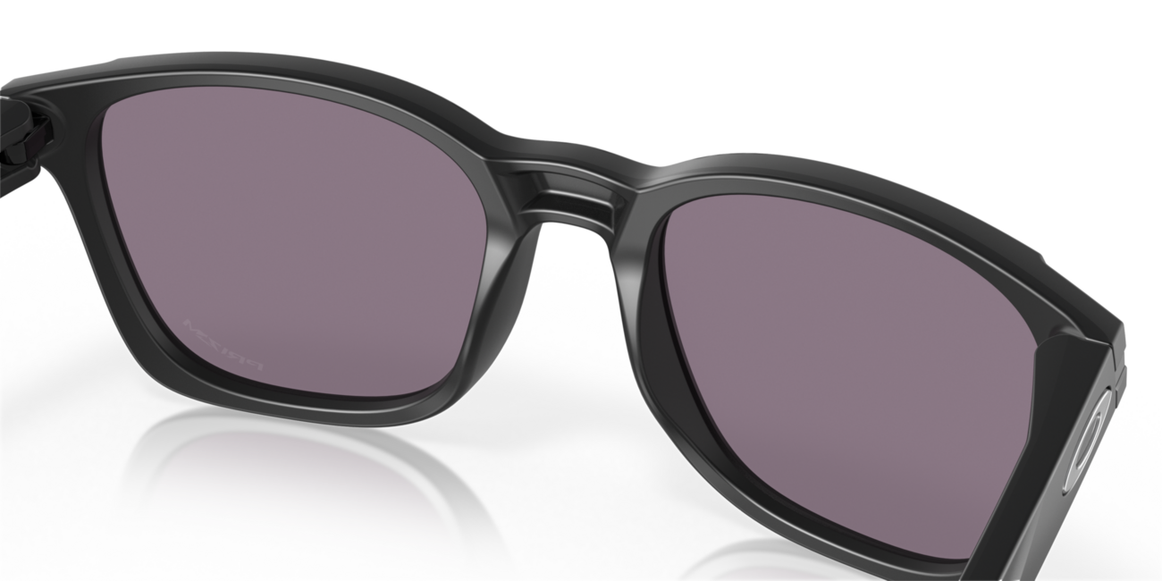 Oakley OJECTOR Sonnenbrille mit Rahmen Matte Black und mit Dias Prizm Grey 55
