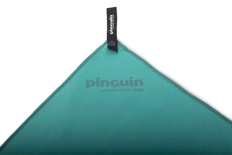 Pinguin Micro Handtuch Logo 75 x 150 cm, petrol