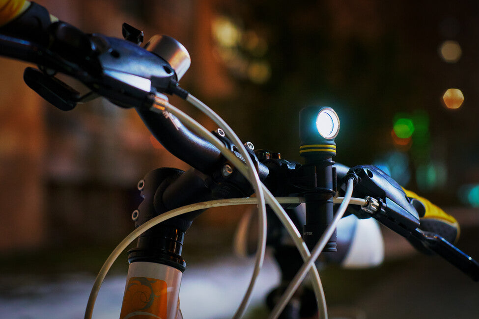 ArmyTek Elf C2 Studena weiß LED rucne svietidlo napajanie z akumulatora 1100 lm 4800 h 65 g