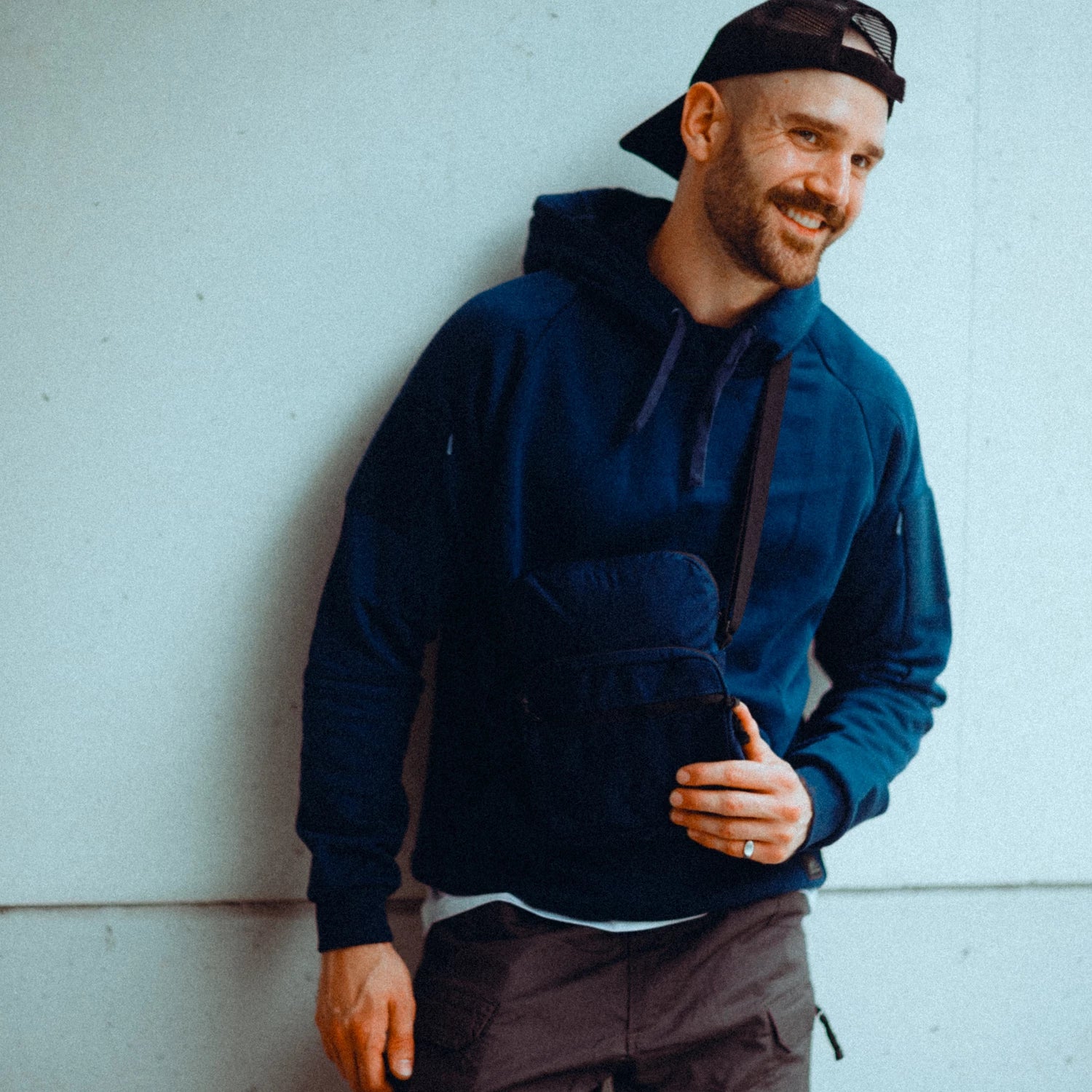 Helikon-Tex Mestská mikina taktická Kangaroo, Black – v použití 2
