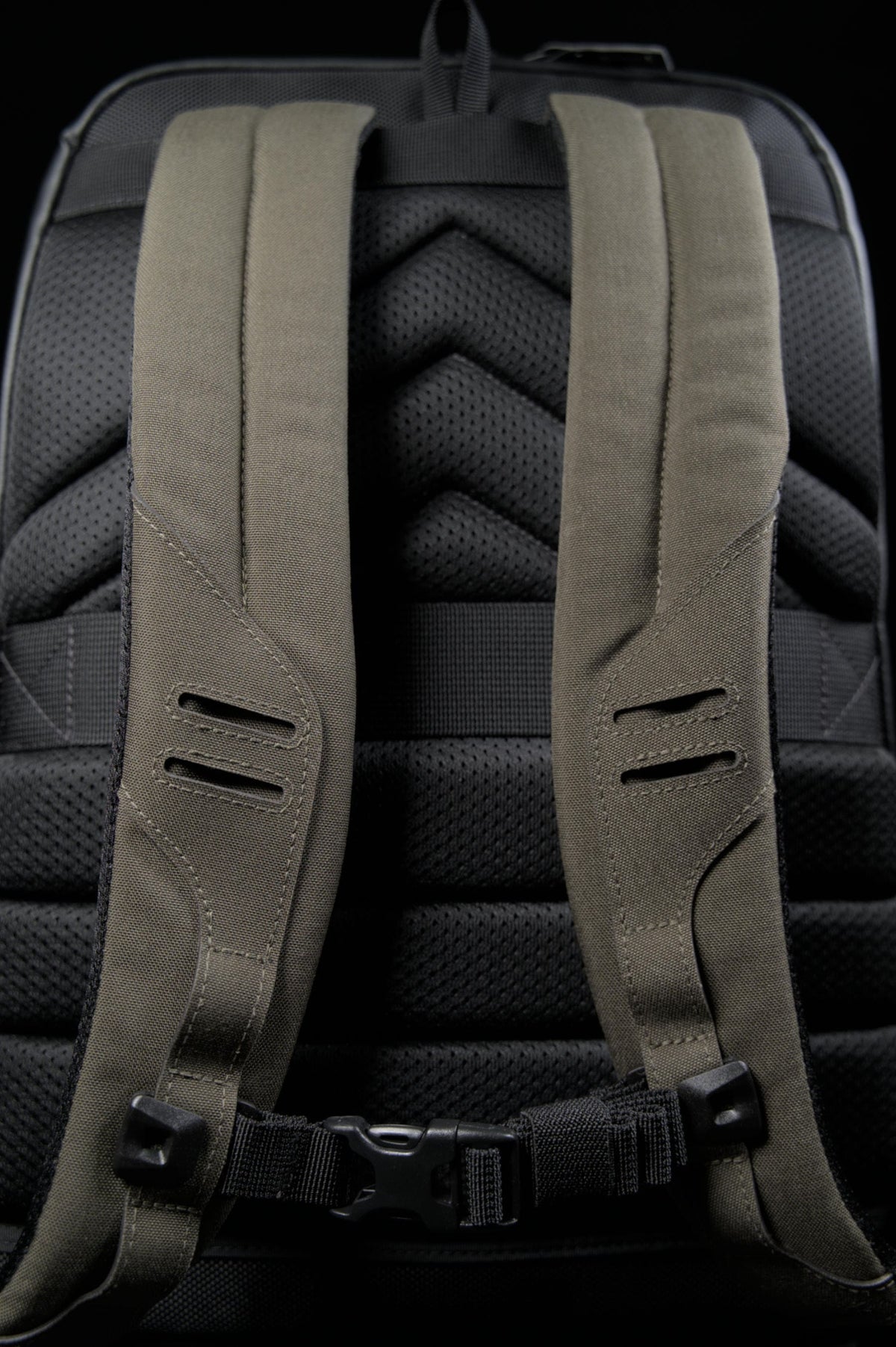 Pentagon Consul nahrbtnik 27L, temno siva