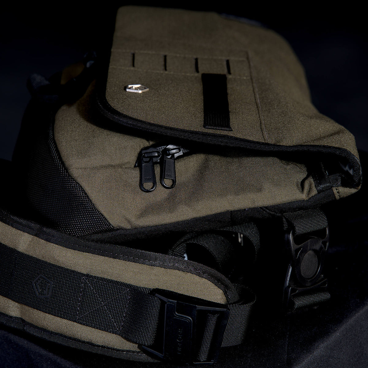 Pentagon Consul Side Messenger torba, temno siva