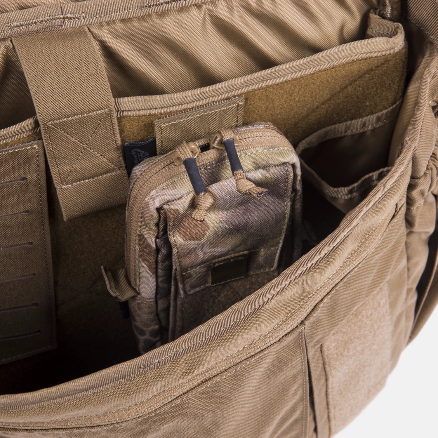 Helikon-Tex adaptér molle insert 1 na suchý zips, čierny – detail 1