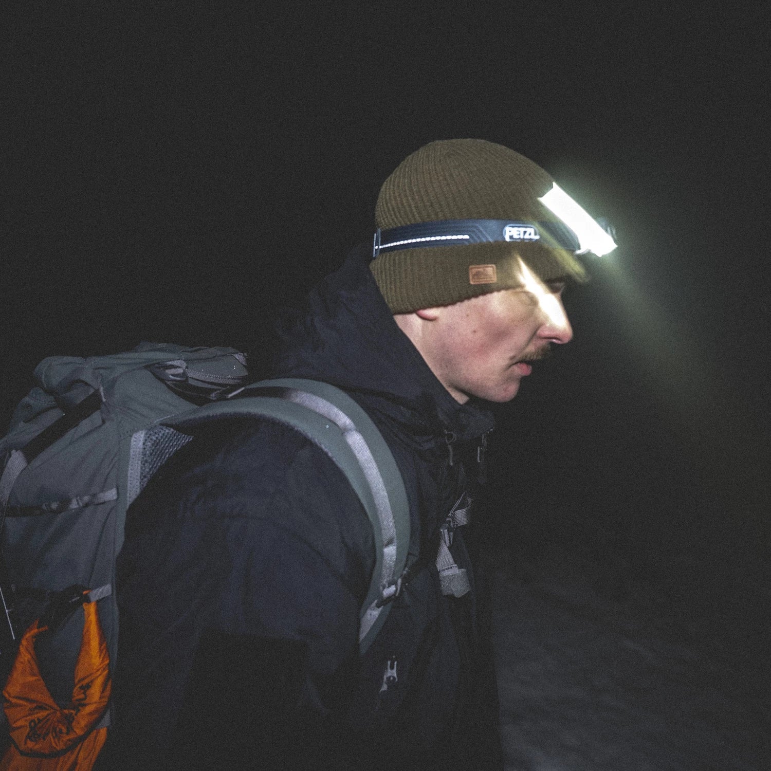 Helikon-Tex LEVEL 7 ľahká zimná bunda Climashield Apex 100g, čierna – v použití 1