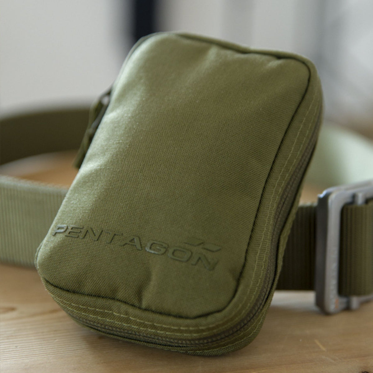 Pentagon Tasche na Gürtel Kyvos, schwarz