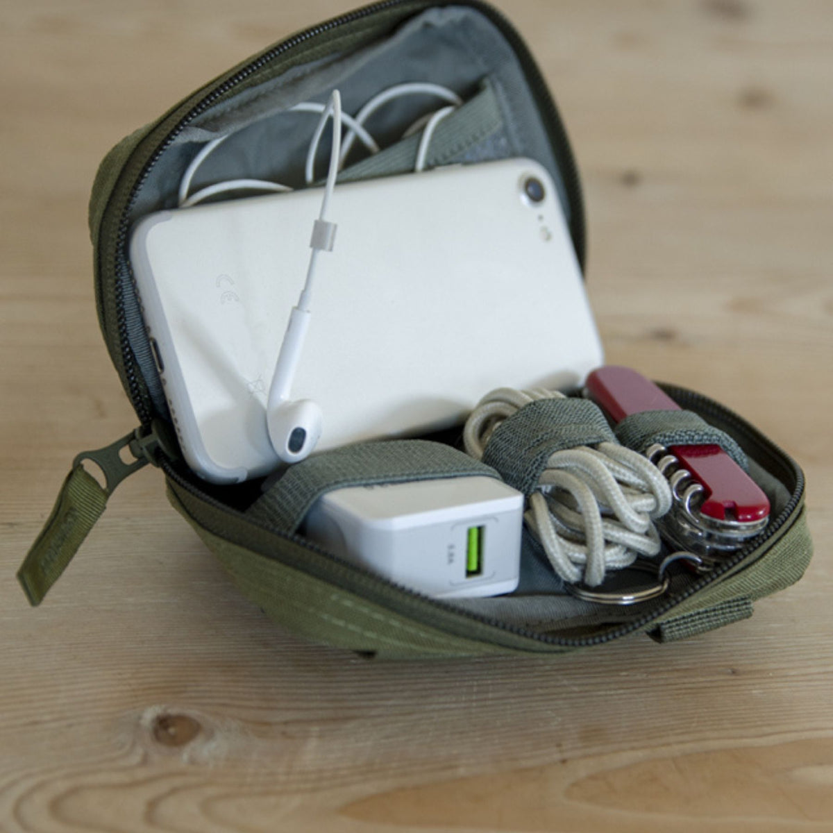 Pentagon Tasche na Gürtel Kyvos, schwarz