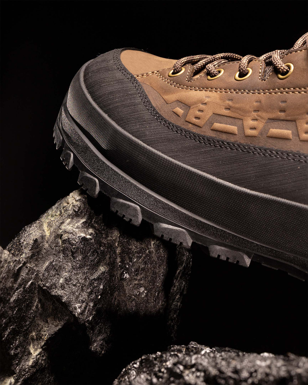 Pentagon Predator Mountaineering 8" Trekking Shoes, Brown