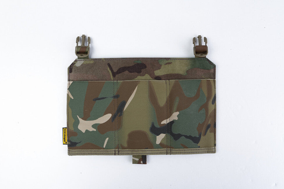 Emersongear Panel für drei M4 Magazine auf taktischer Weste, multicam 500D