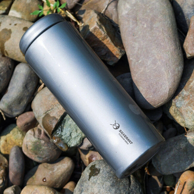 Silverant Titanium Flasche mit flachem Verschluss 600 ml