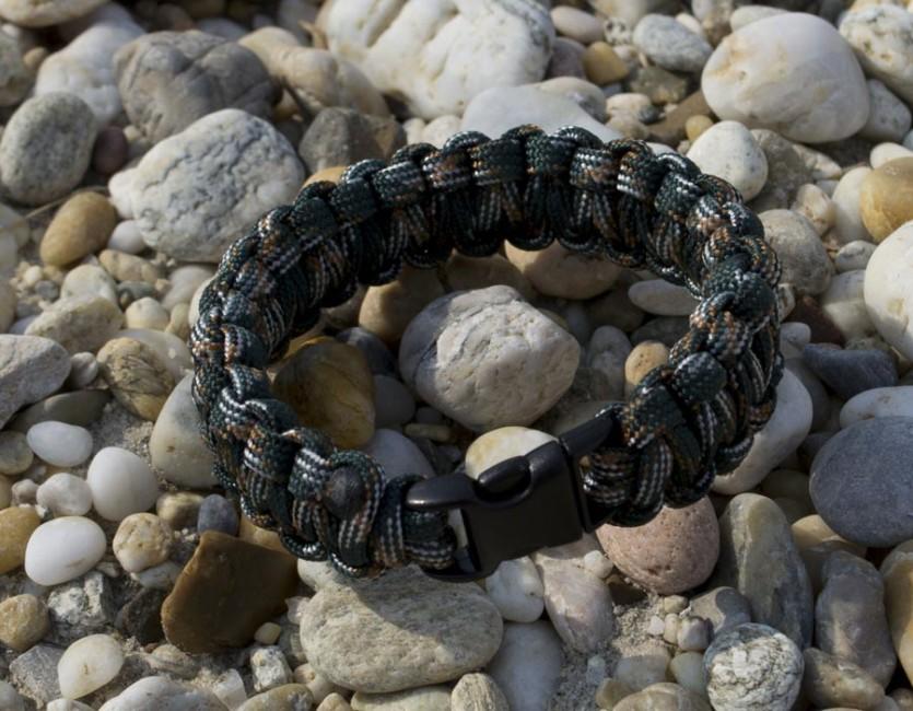 O&T Armband paracord Kunststoff- pracka maskacovy