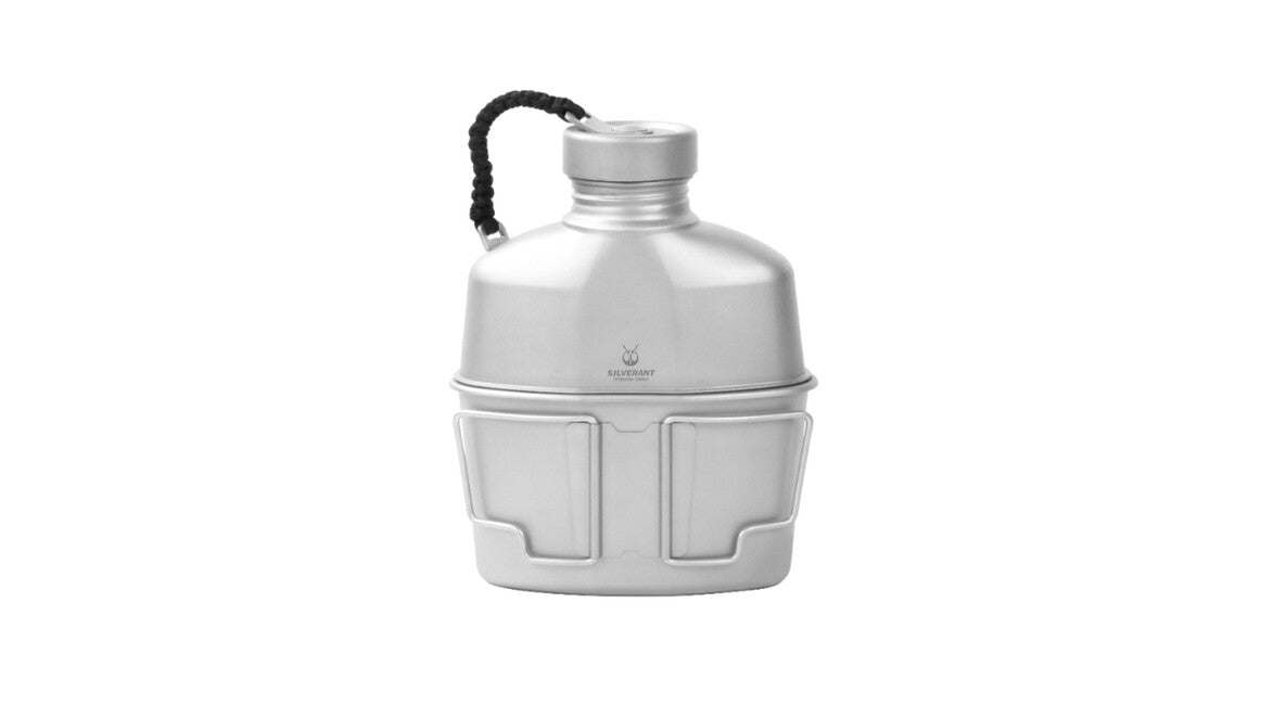 Silverant Titanium Feldflasche mit Mundstück und Verpackung