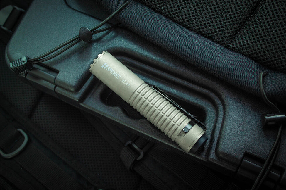 Speras E21 taktische wiederaufladbare taschenlampe Titan