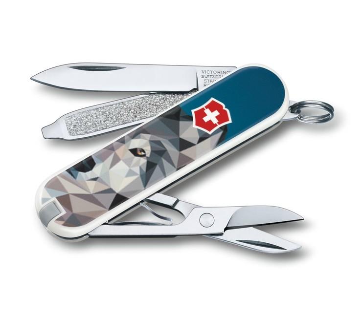 Victorinox vreckový nôž Classic LE 2017 The wolf is coming home