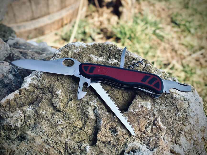 Victorinox vreckový nôž červeno-čierny 111mm Forester VX