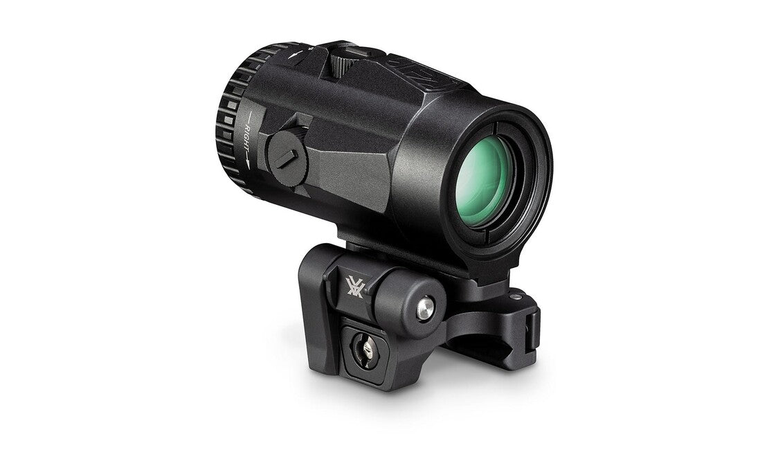 VorTex Optics Micro 3x Vergrößerungsmodul vor dem Kollimator